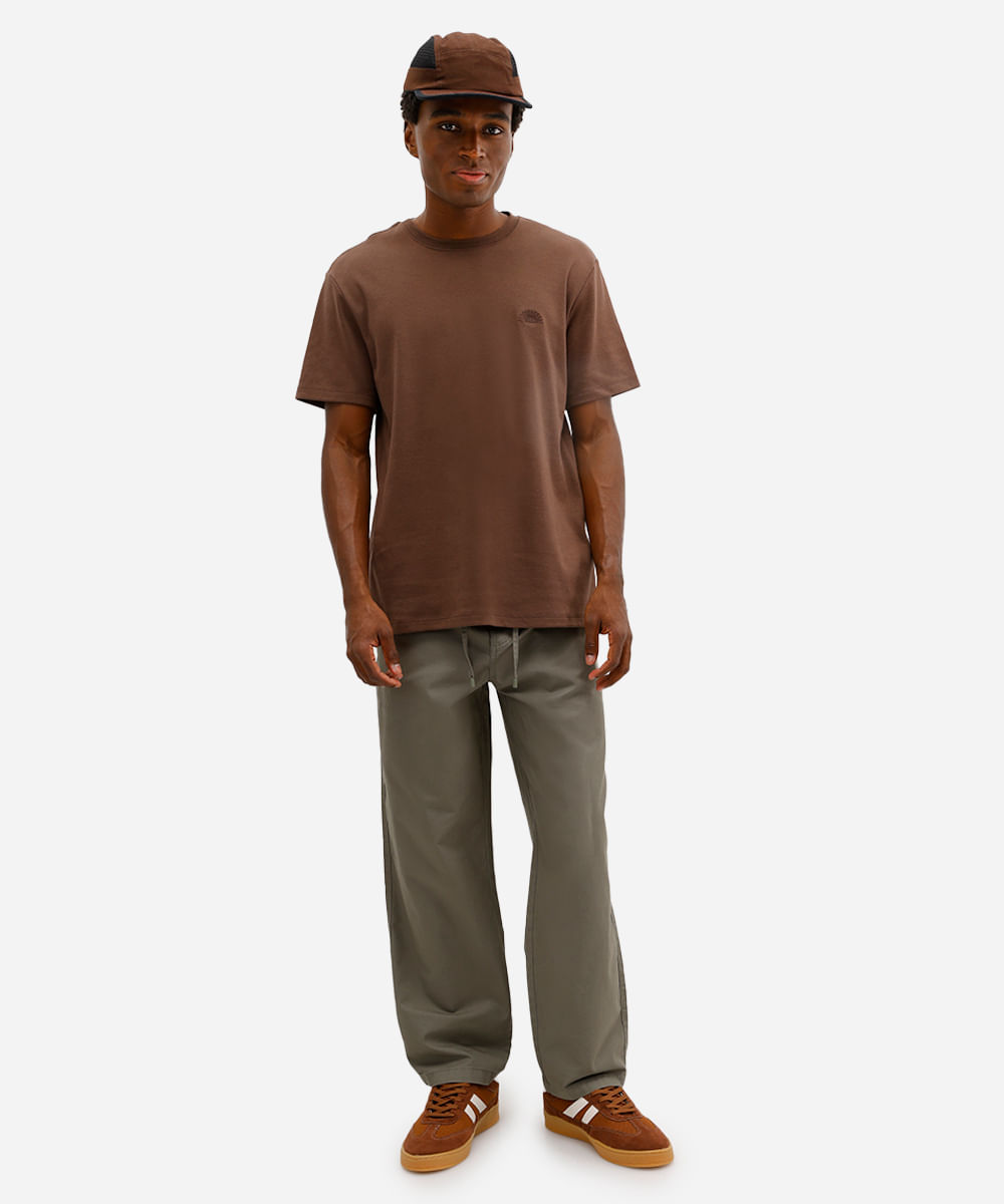 camiseta masculina manga curta com bordado marrom