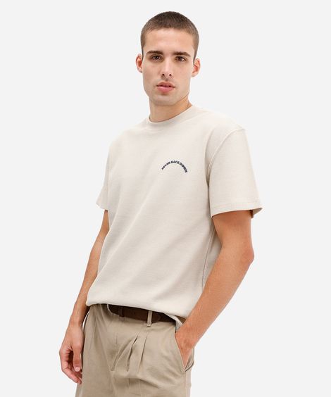 camiseta masculina texturizada estampada bege