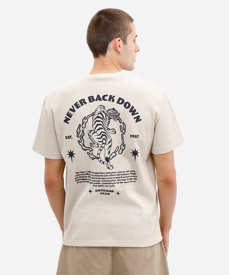 camiseta masculina texturizada estampada bege