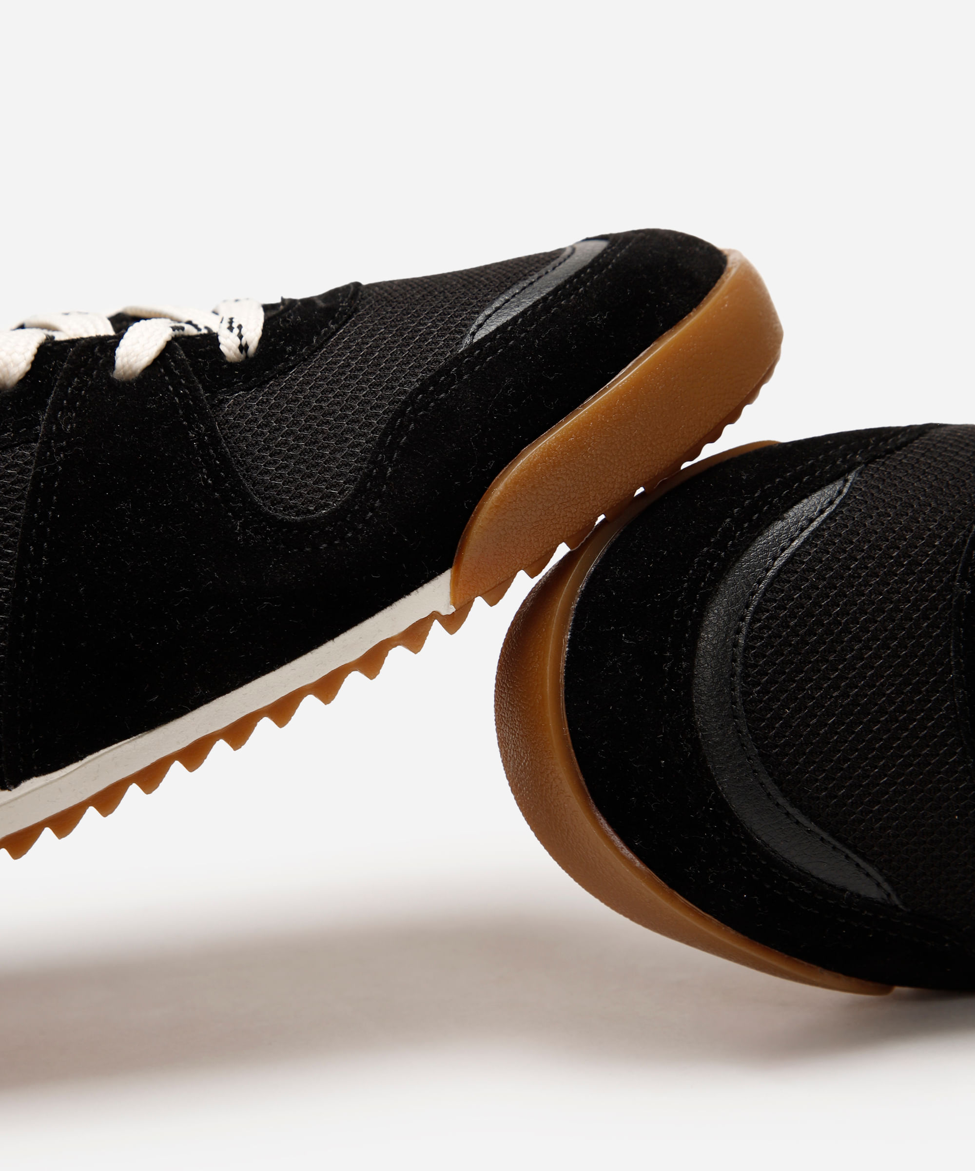 tênis esportivo feminino ace com recortes preto