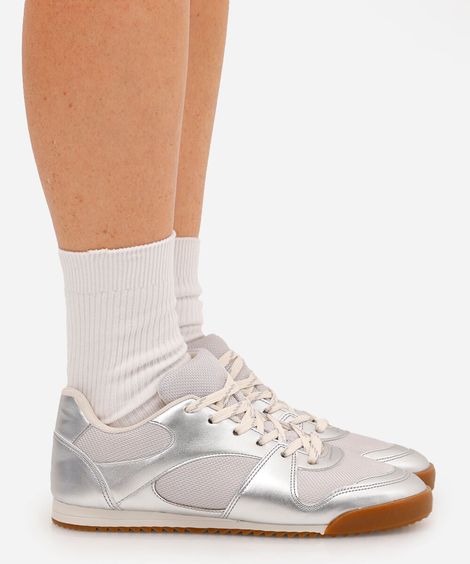 tênis esportivo feminino ace com recortes prateado