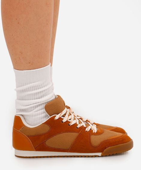 tênis esportivo feminino ace com recortes marrom