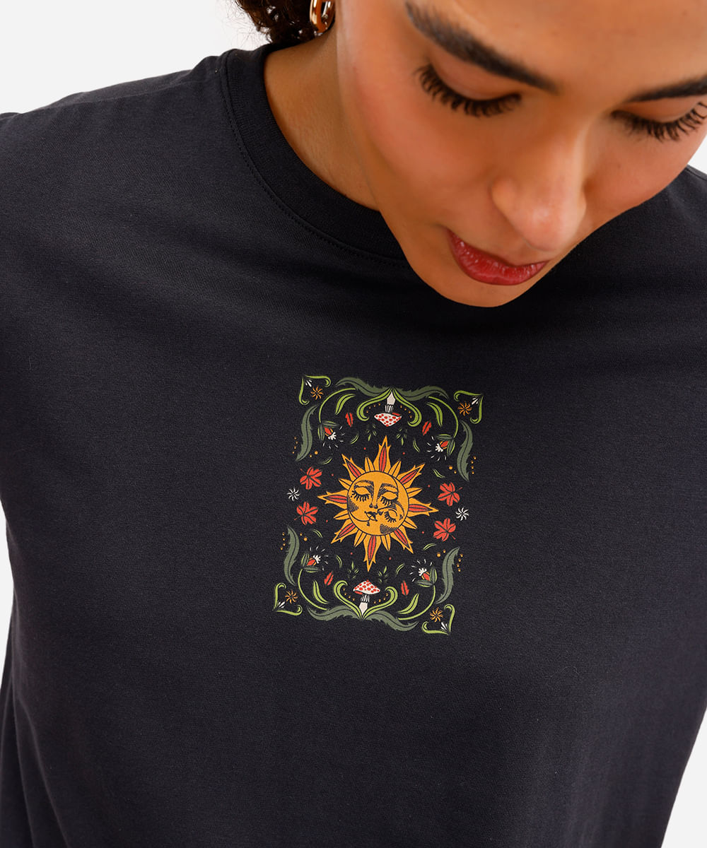 camiseta feminina de algodão sol e lua cinza