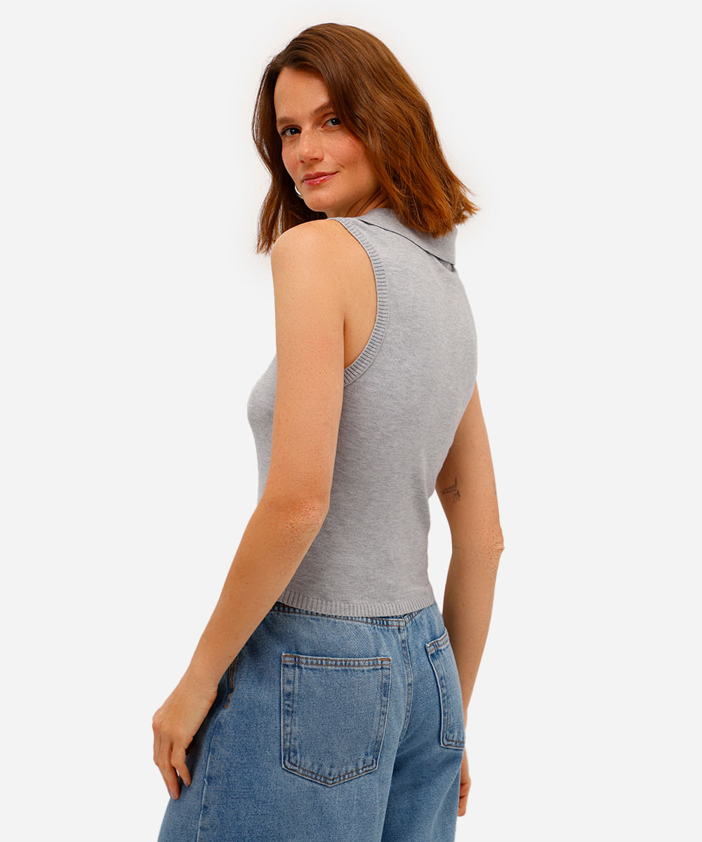 polo feminina de tricot sem manga cinza