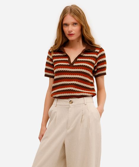 polo feminina de tricot texturizada listrada marrom