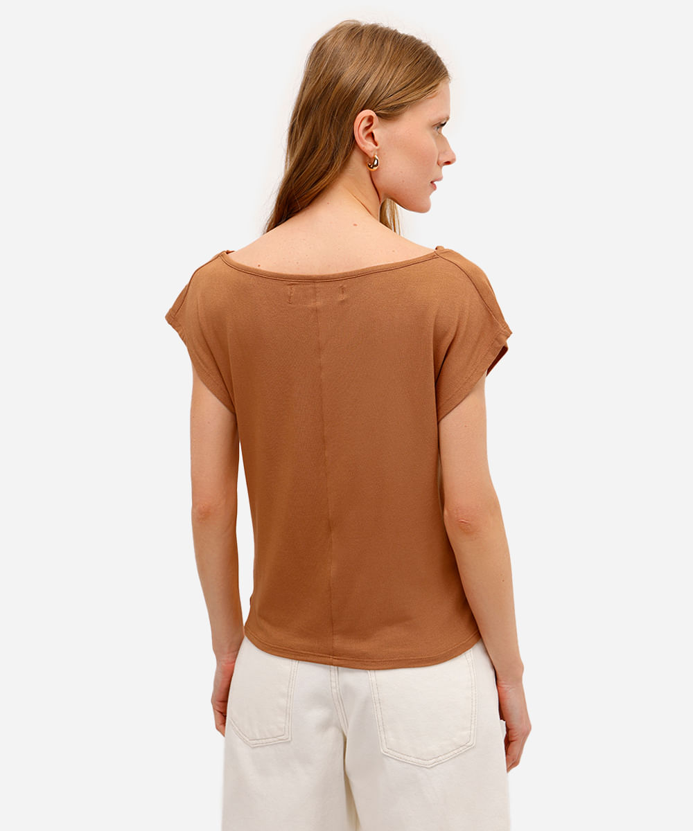 blusa feminina de viscose decote degagê bege