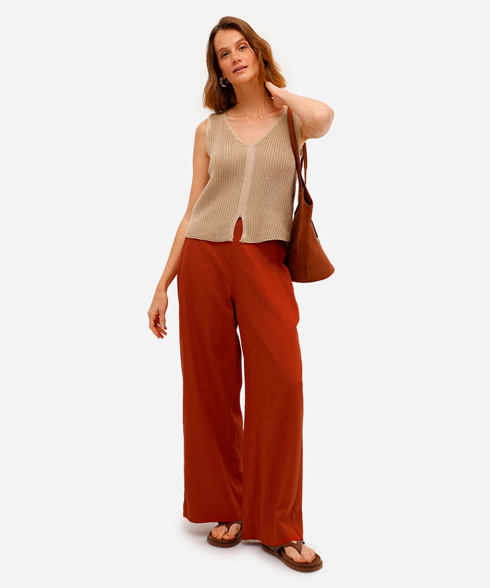colete de tricot decote v bege