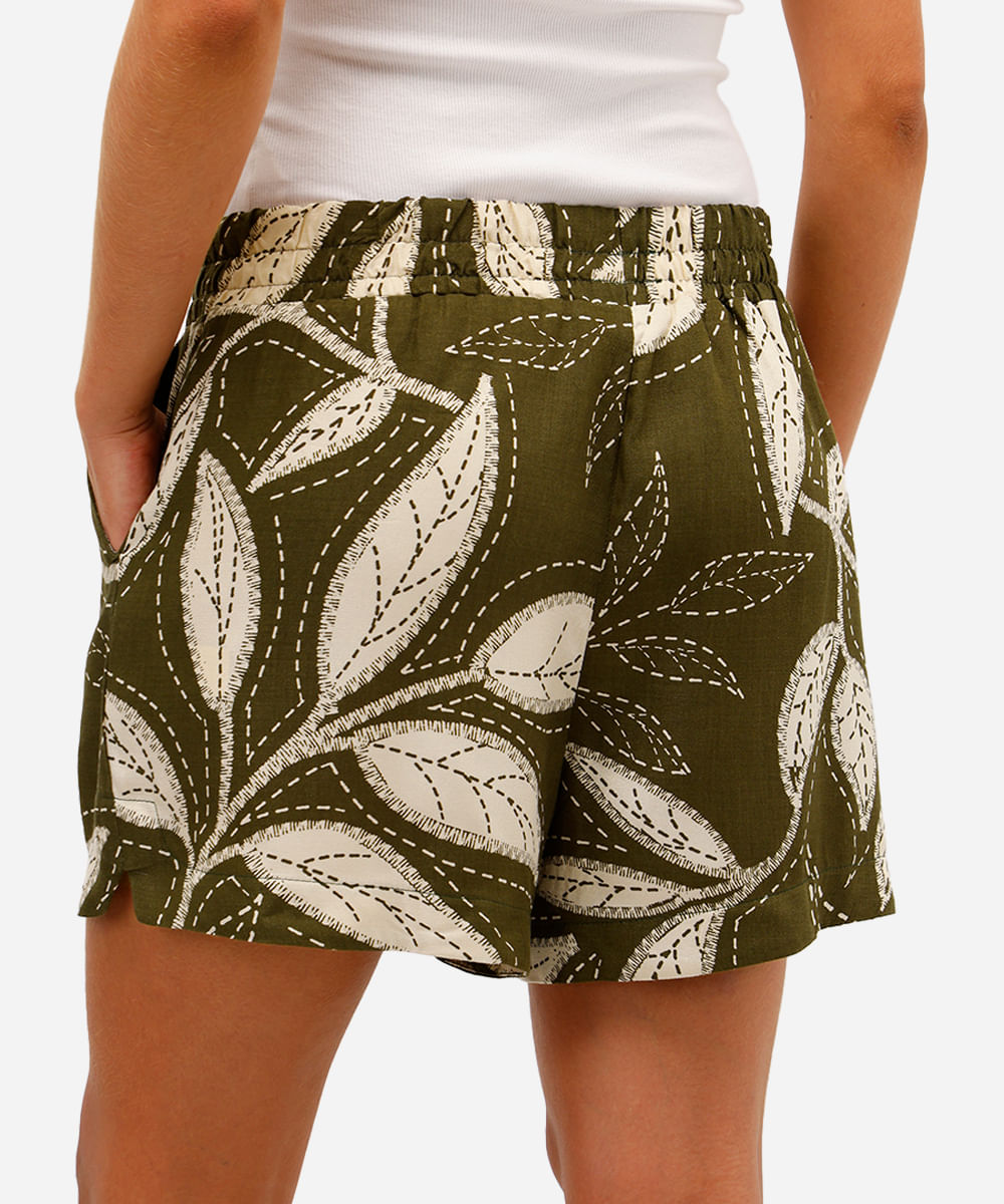 short feminino de viscose folhagens verde