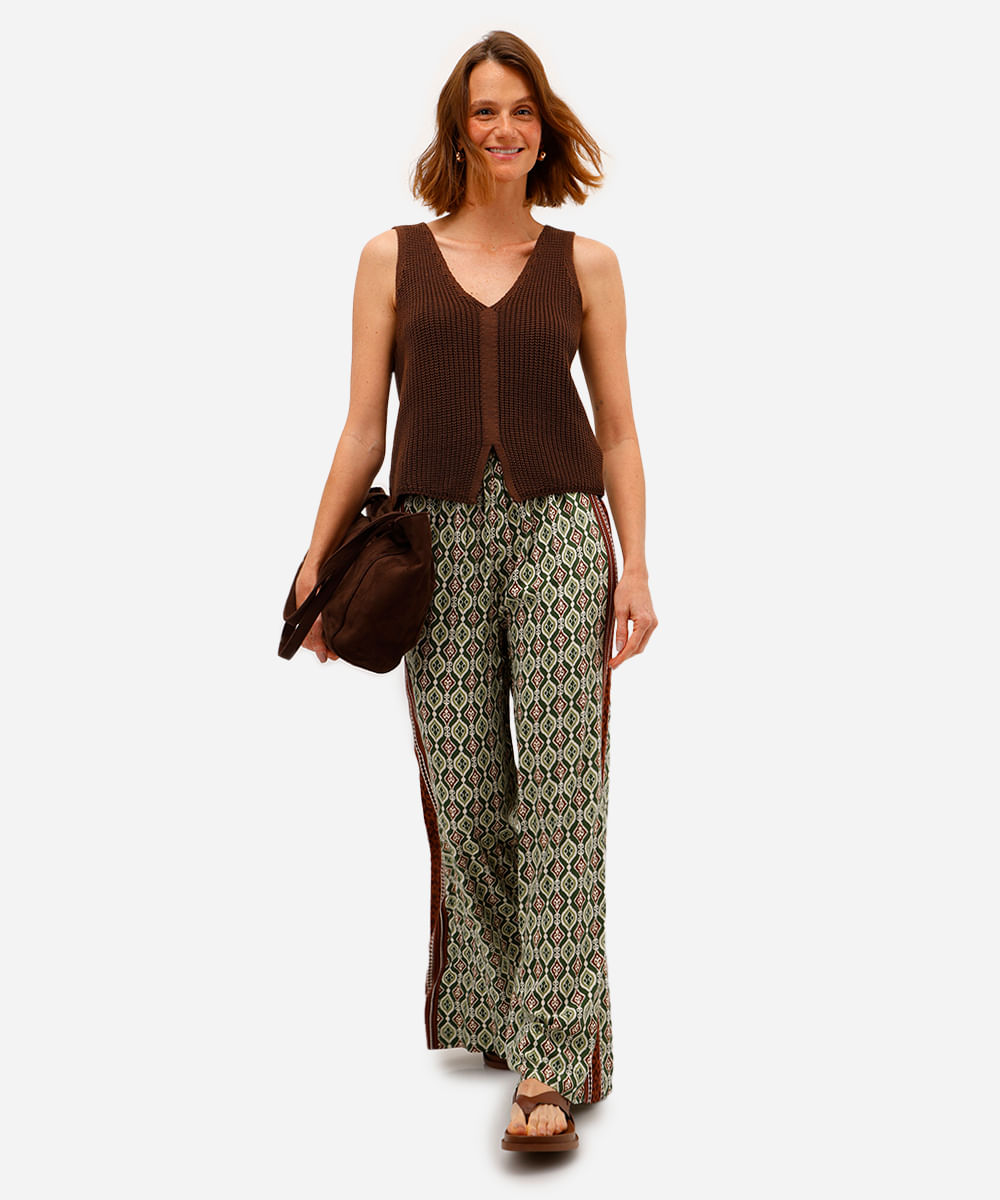 colete de tricot decote v marrom