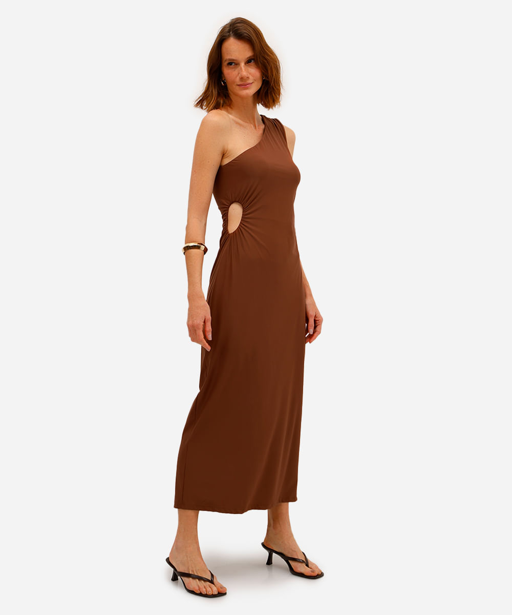 vestido midi feminino ombro único com recorte e franzidos marrom