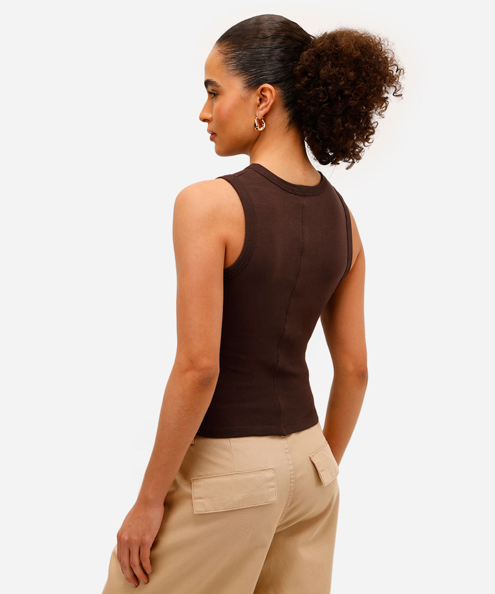 regata básica feminina de algodão decote redondo marrom