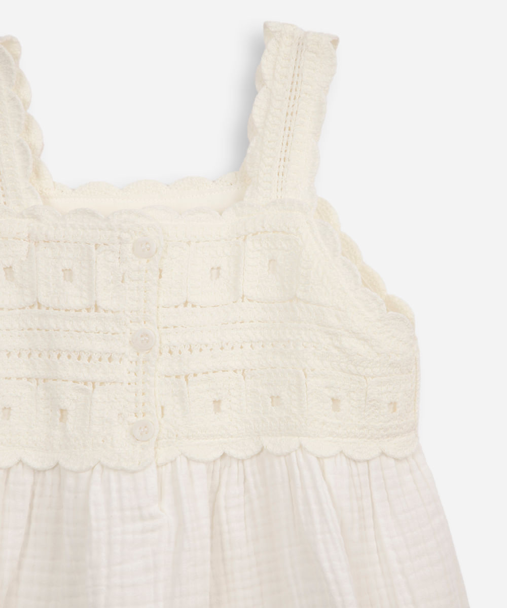 vestido infantil com bordado de crochê off white