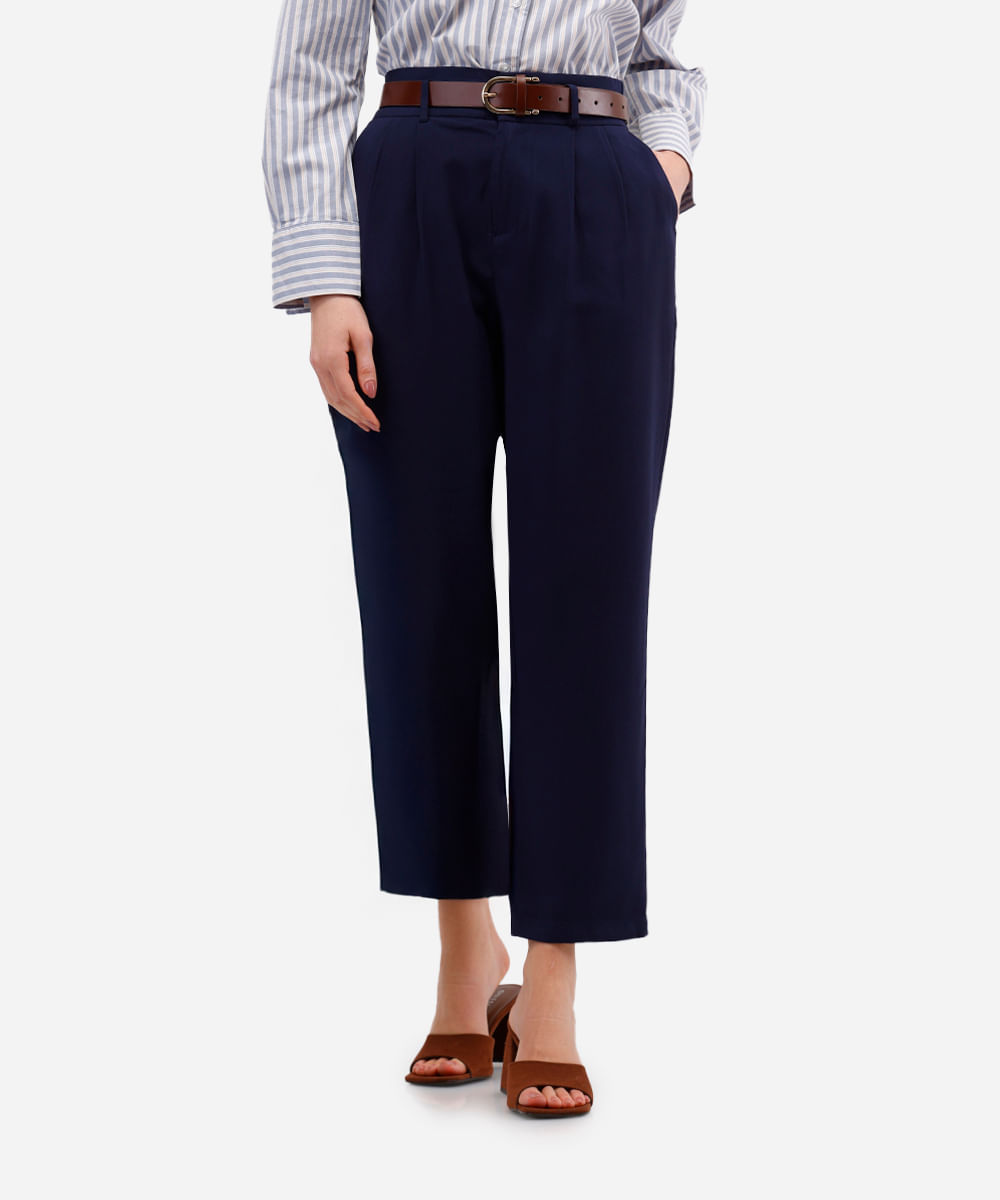 calça feminina de alfaiataria com pregas azul