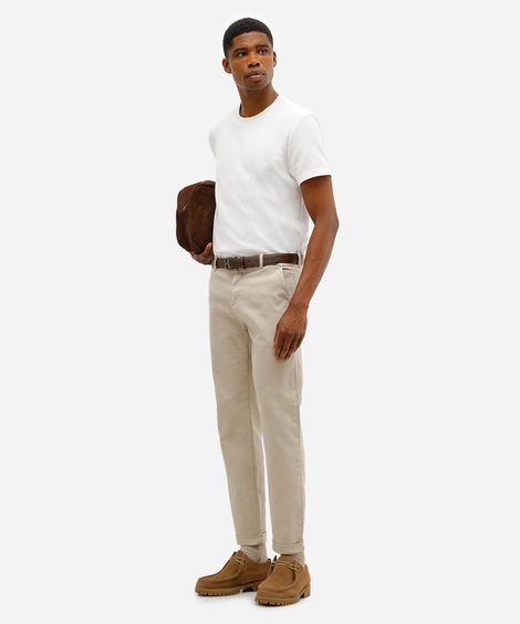 calça slim masculina de sarja bege