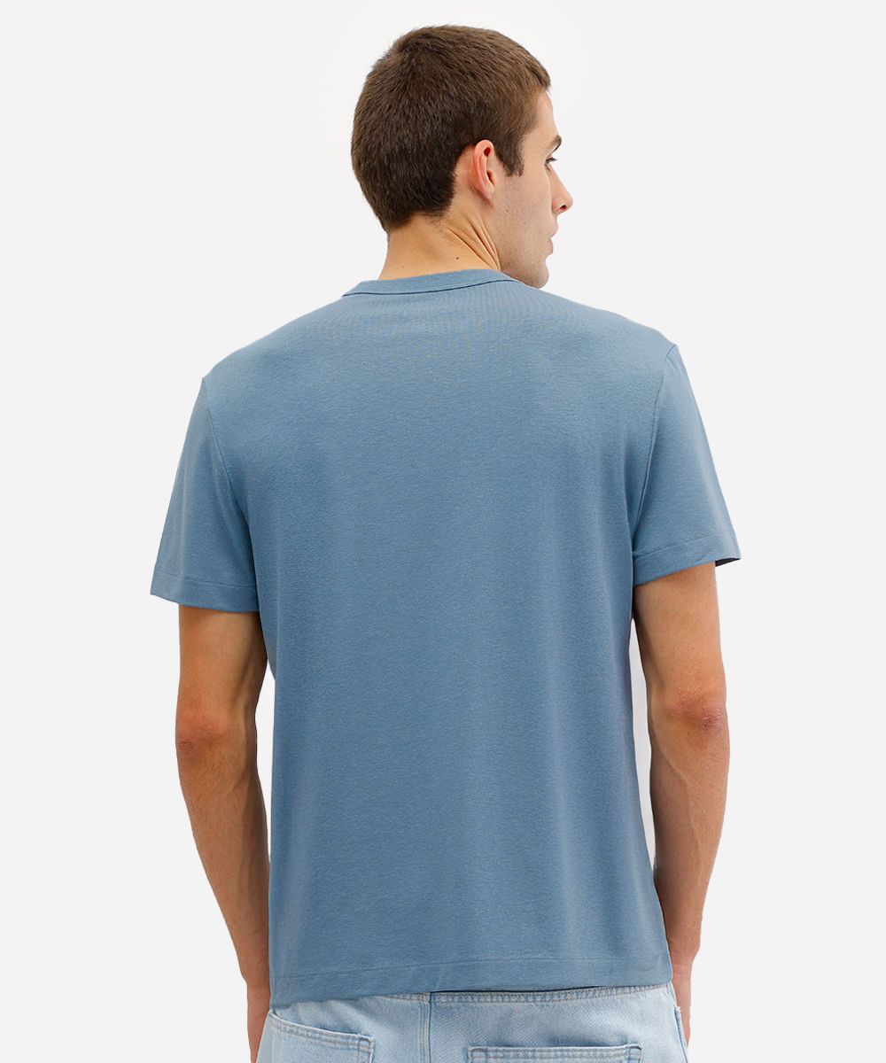 camiseta comfort masculina de algodão peruano e liocel azul