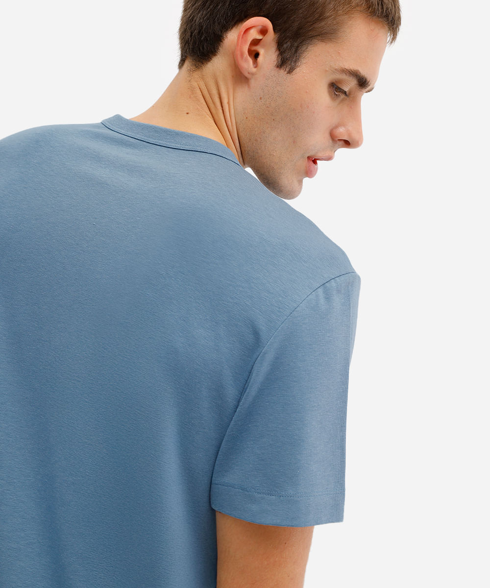 camiseta comfort masculina de algodão peruano e liocel azul