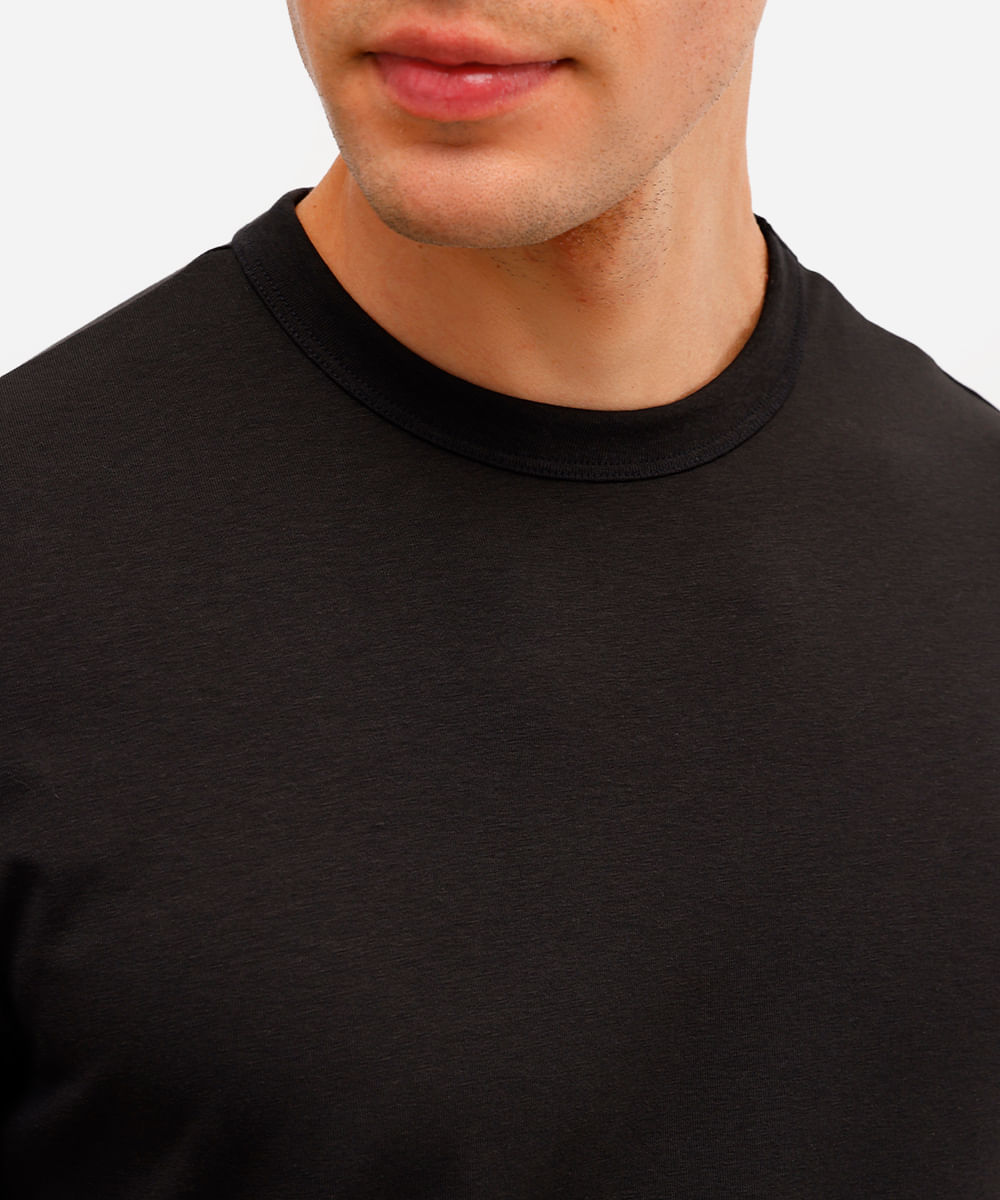 camiseta comfort masculina de algodão peruano e liocel preta