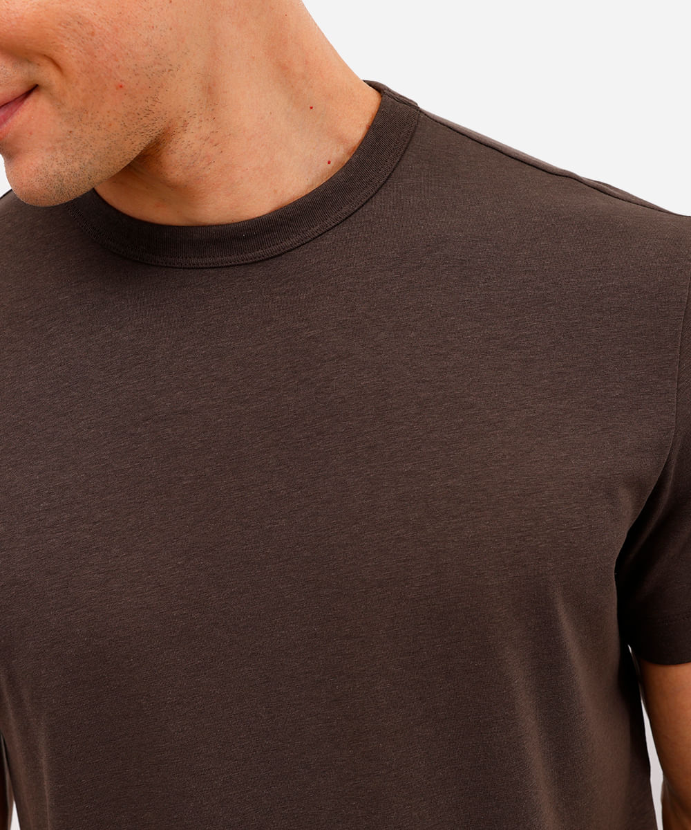 camiseta comfort masculina de algodão peruano e liocel marrom