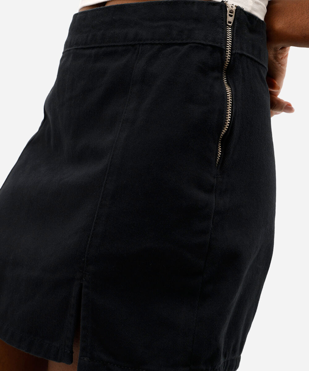 short saia de sarja cintura alta com fenda preto