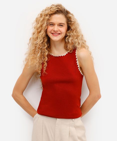 cropped feminino de tricot com bordado vermelho