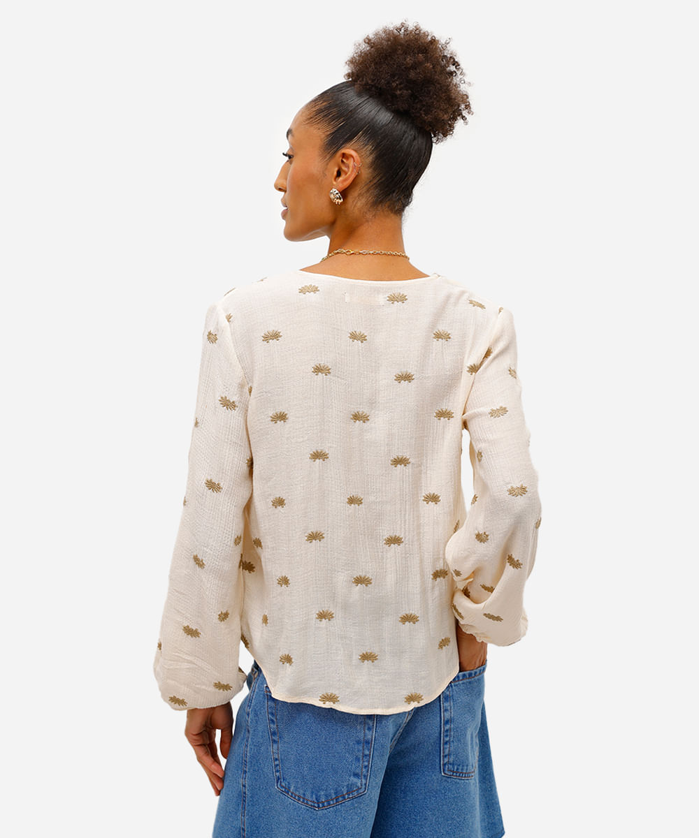 bata feminina de viscose com bordados texturizada bege