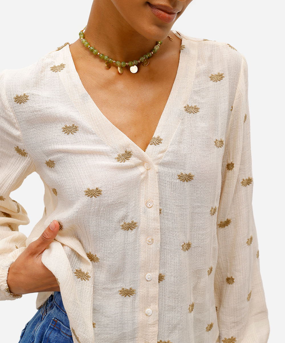 bata feminina de viscose com bordados texturizada bege