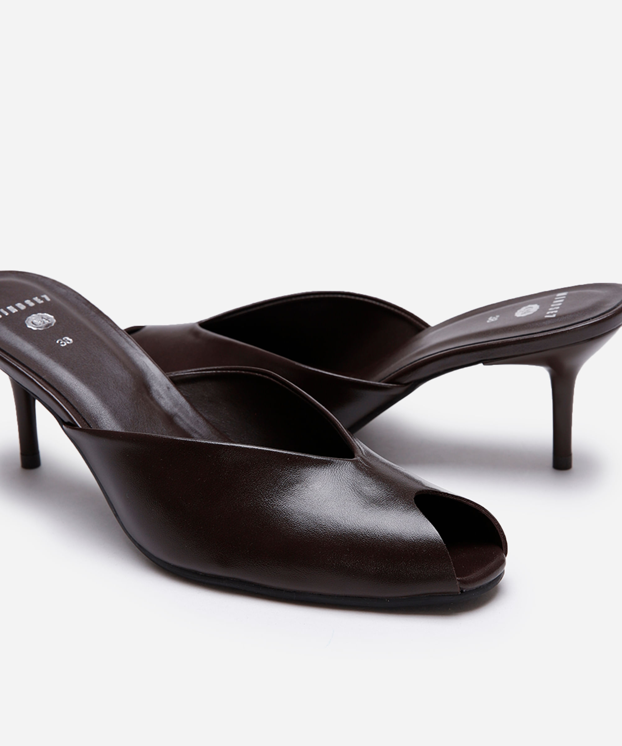 mule salto fino mindset marrom