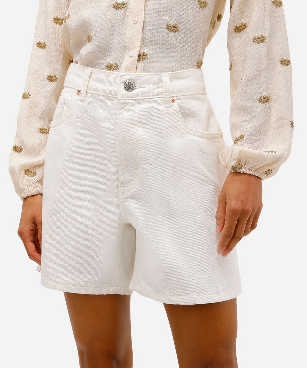 bermuda mom feminina de sarja com fendas off white