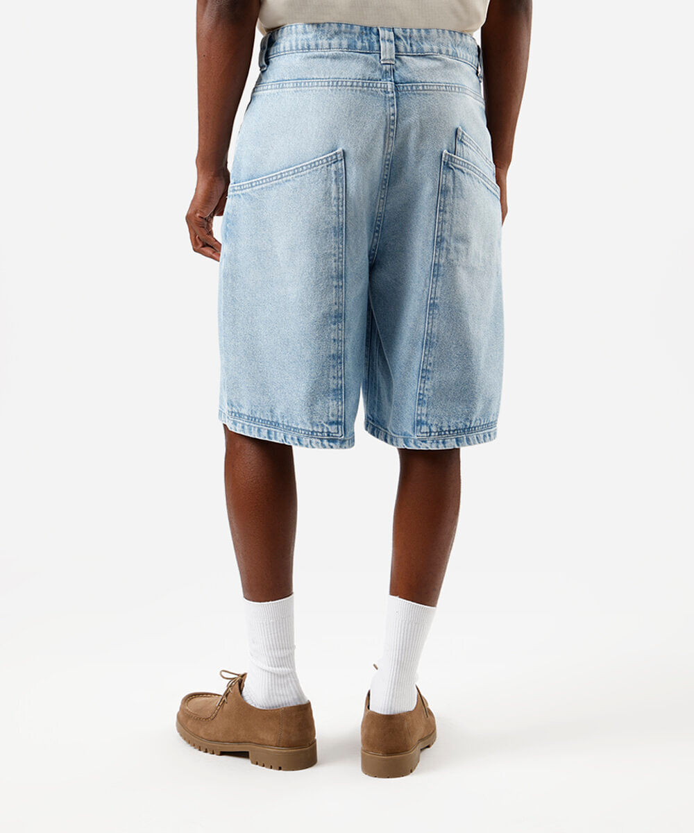 bermuda baggy masculina jeans com recorte e bolso sobreposto azul