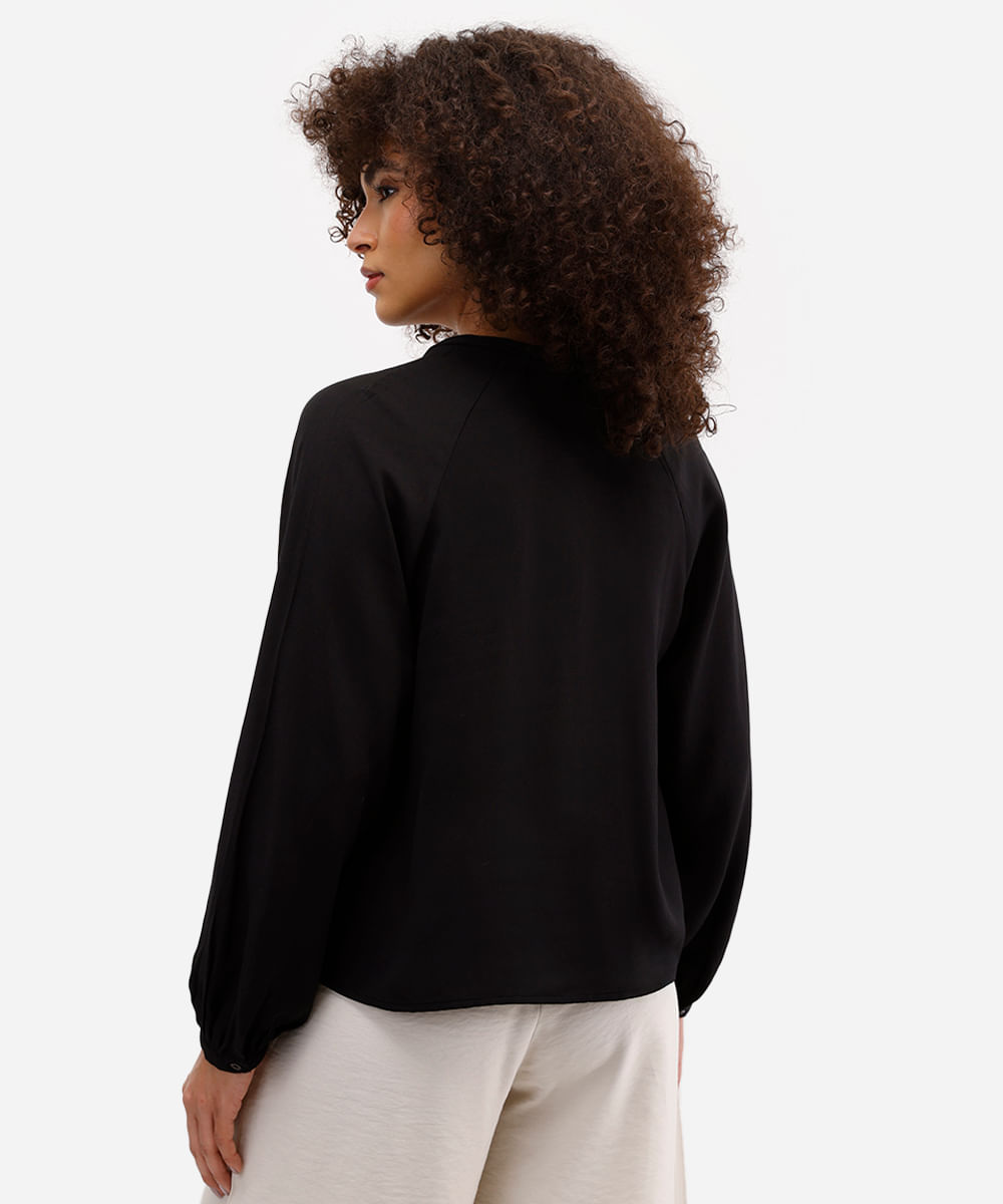 bata feminina com viscose e babados preta
