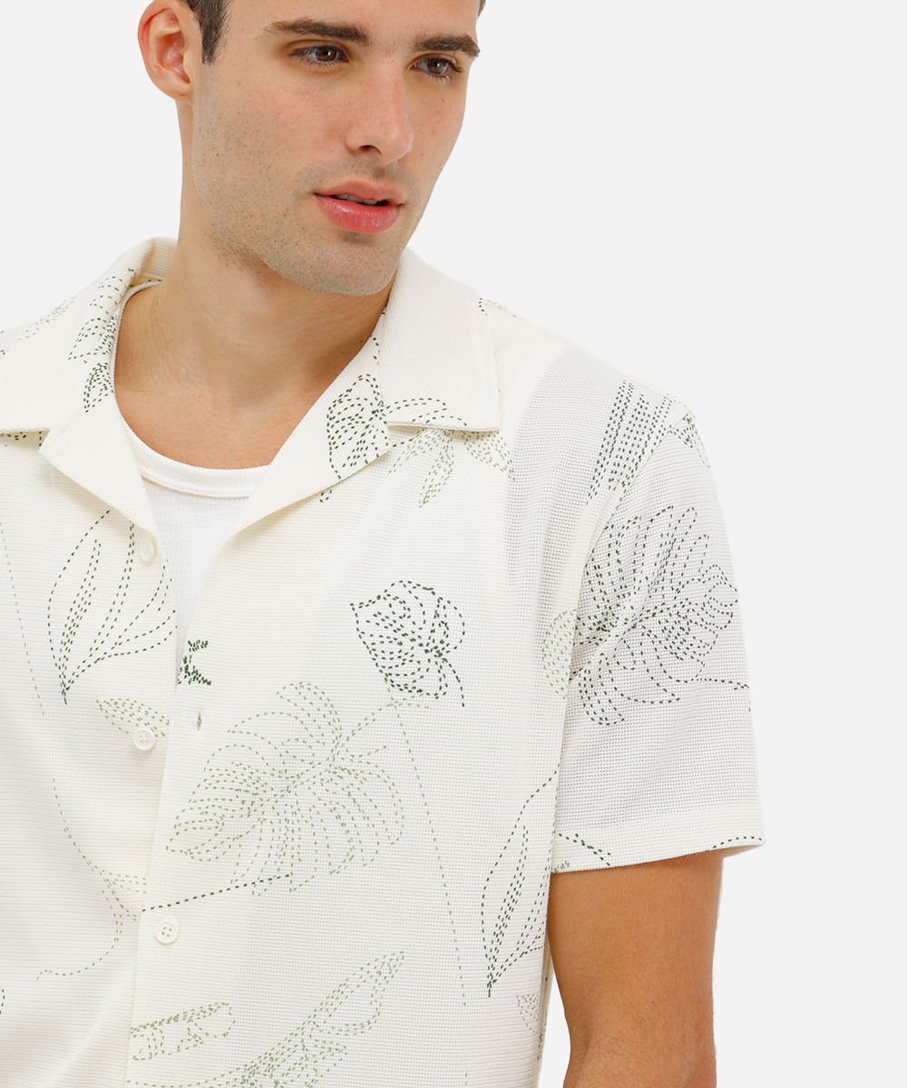 camisa masculina manga curta texturizada folhagens off white