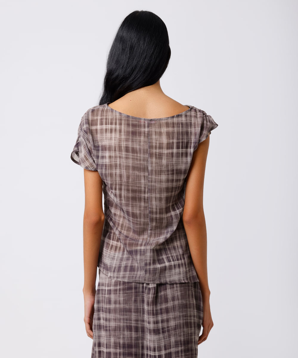 blusa feminina assimétrica com franzido xadrez mindset colorida