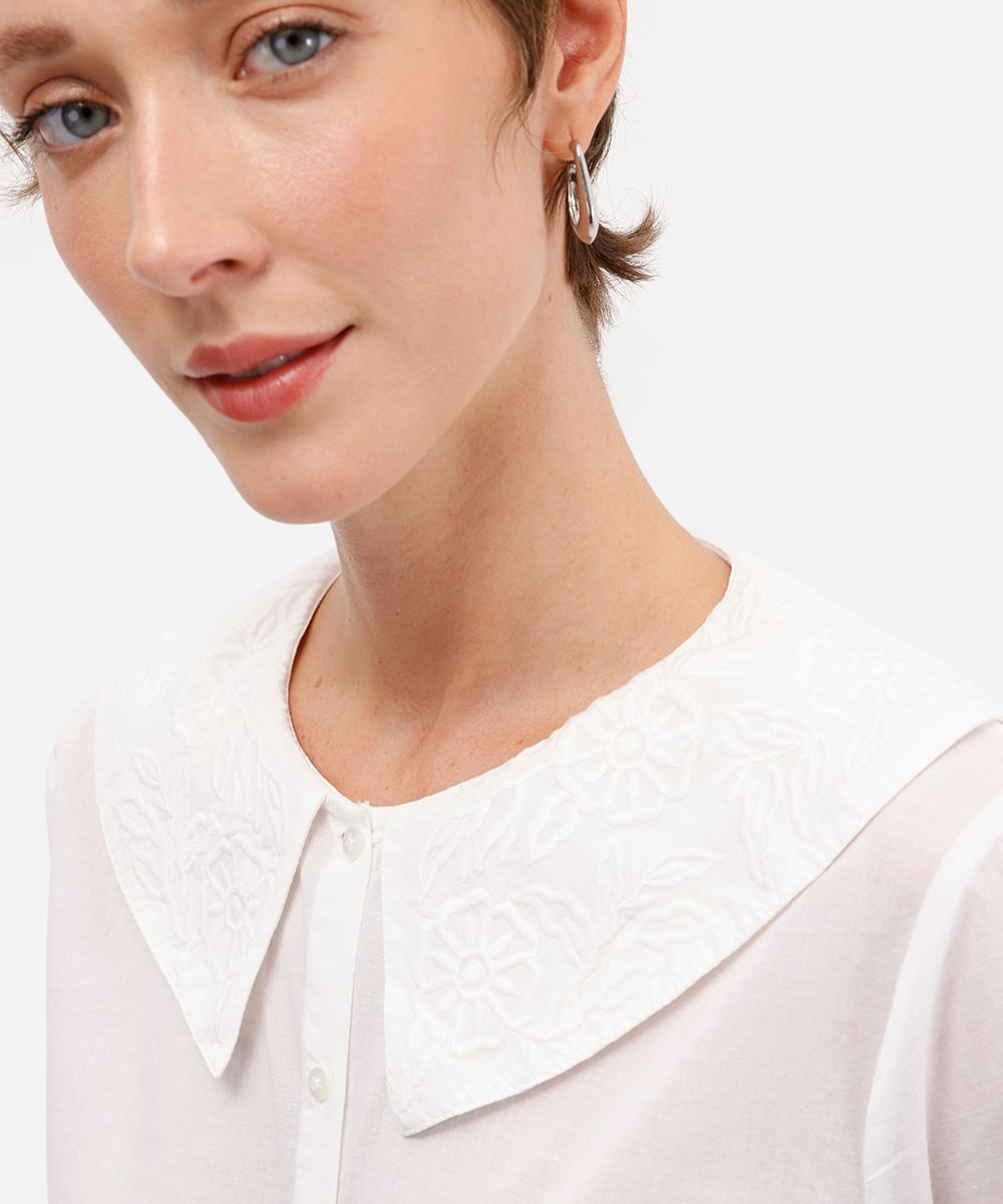 camisa feminina de algodão com gola bordada floral off white