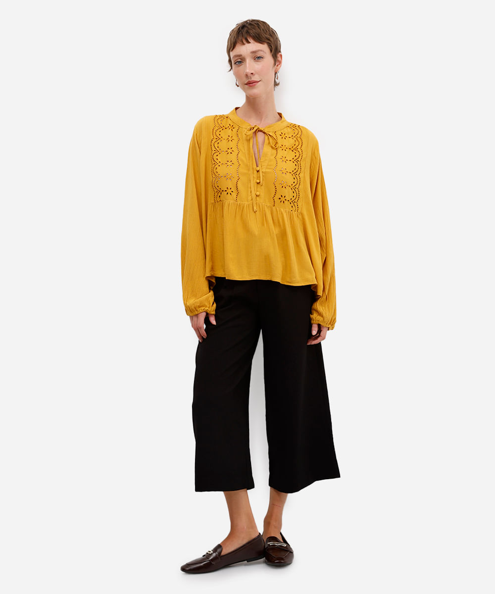 calça wide leg cropped feminina com pregas preta