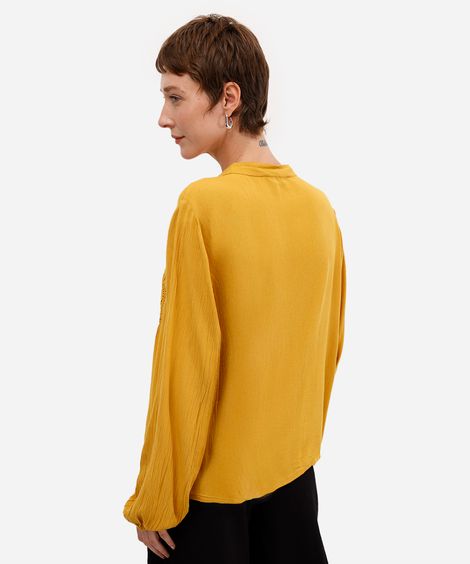 bata feminina de viscose com laise texturizada amarela