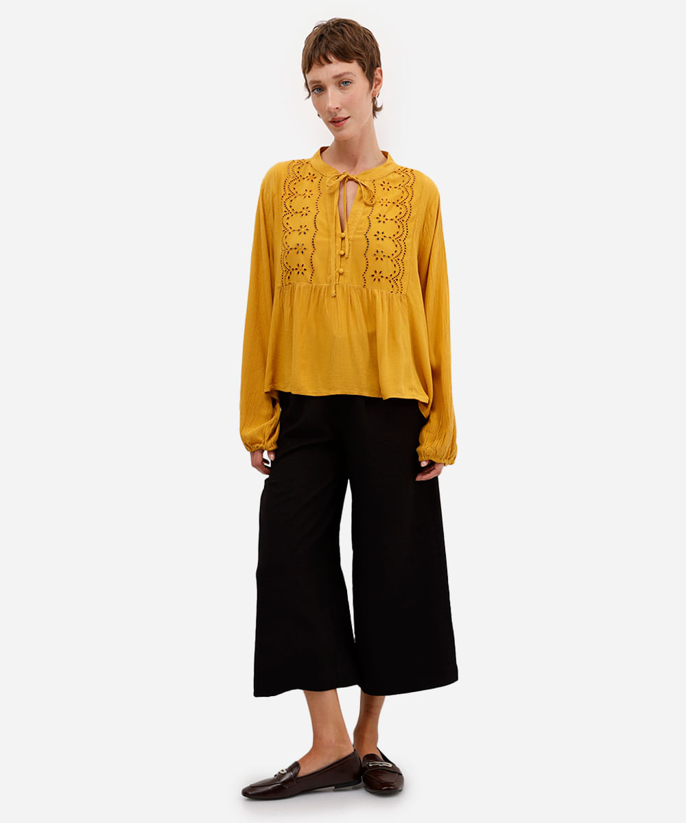bata feminina de viscose com laise texturizada amarela
