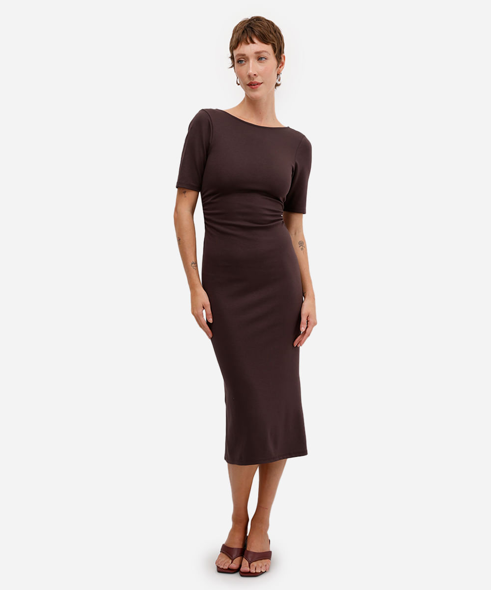 vestido midi feminino franzido com fenda marrom