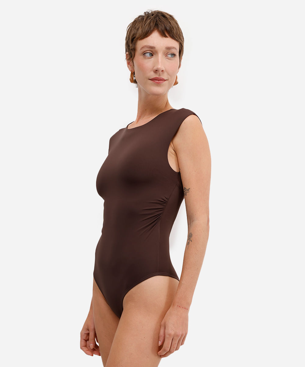 body feminino de poliamida franzido com recorte marrom