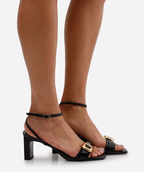 sandália com fivela salto alto oneself preta