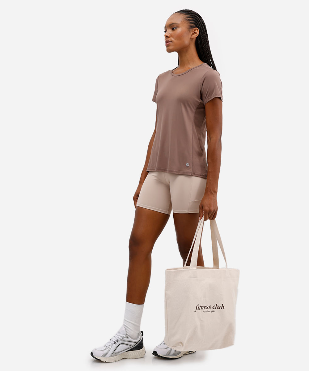 blusa esportiva com recorte marrom
