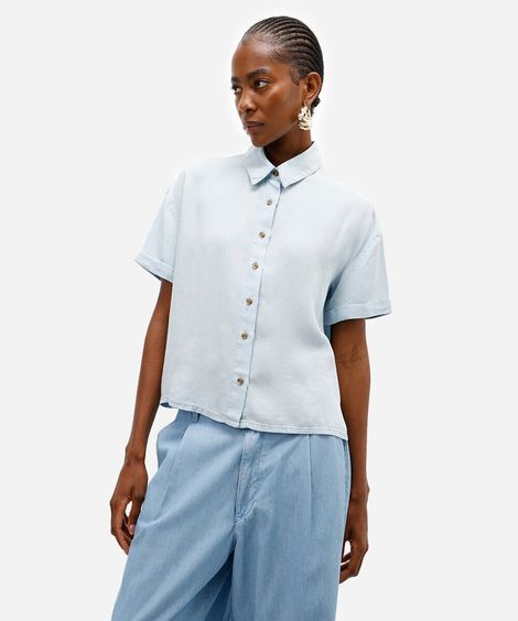 camisa manga curta com fenda azul claro