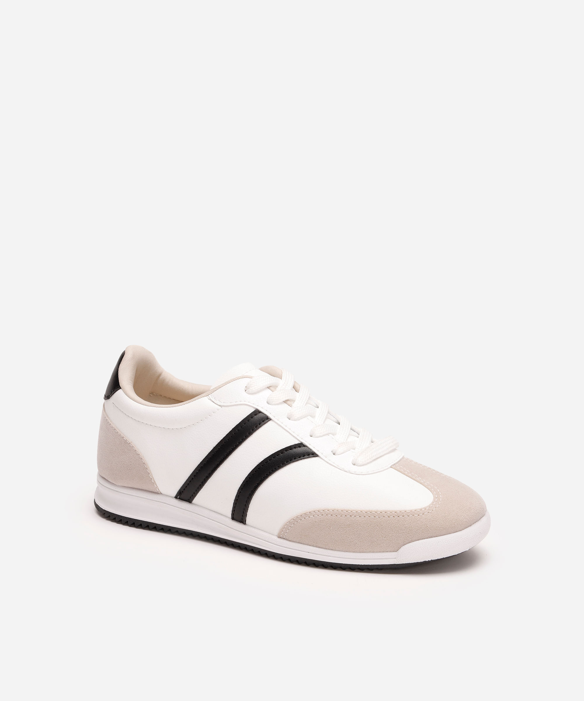 tênis casual com recortes preto