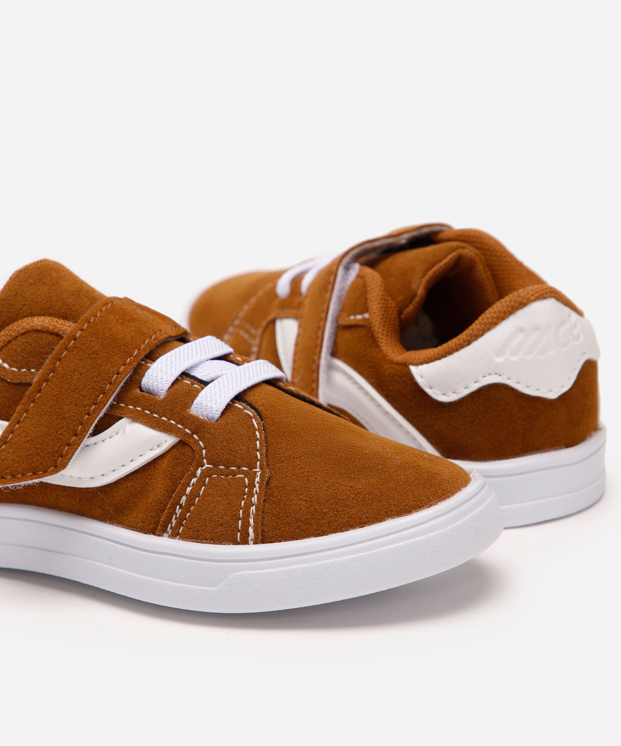 tênis baby com velcro marrom