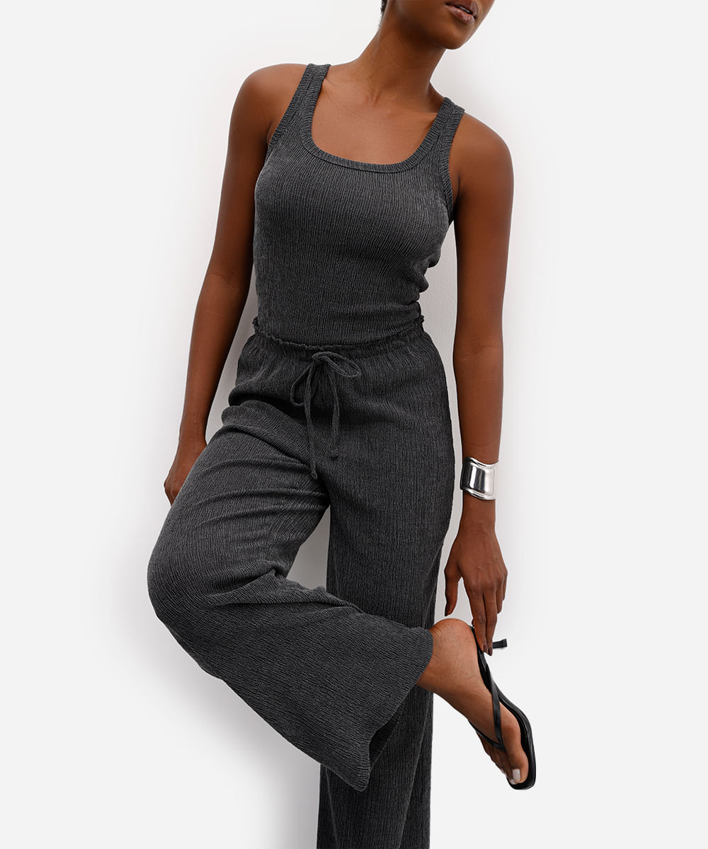 calça pantalona feminina texturizada preta