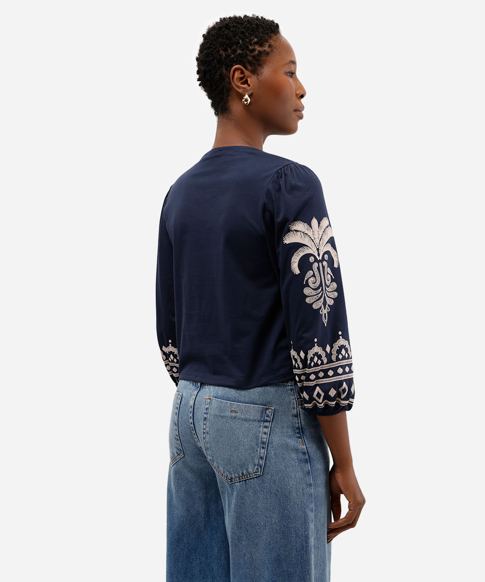 bata feminina de algodão manga bufante com arabesco azul