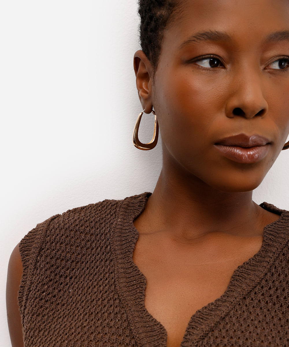 colete feminino de tricot decote v - marrom escuro