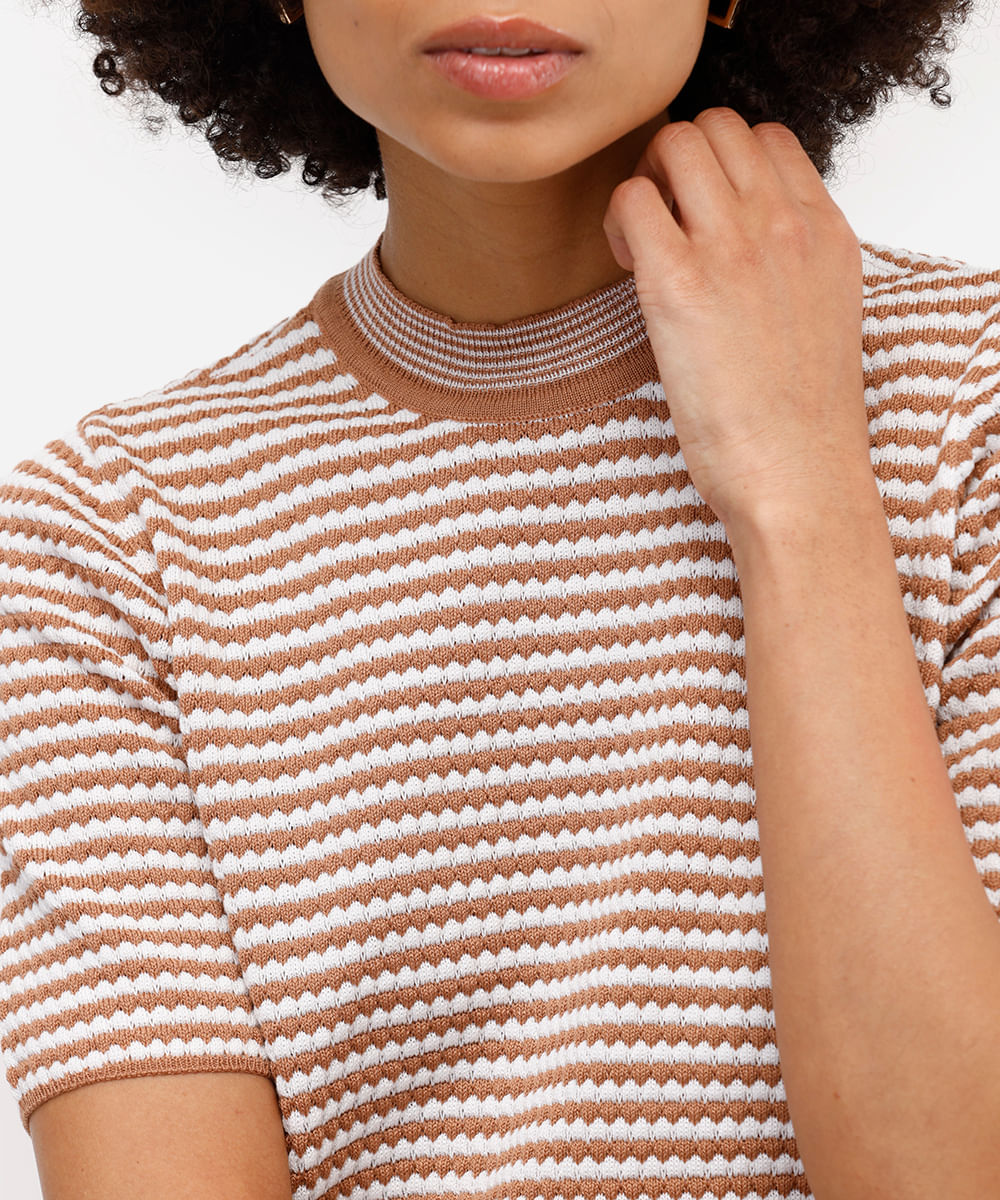 blusa feminina de tricot listrada texturizada marrom