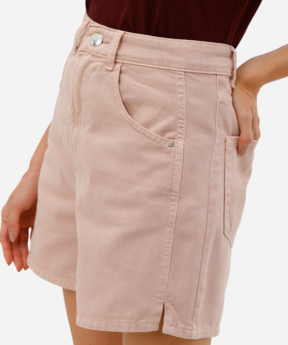 short feminino de sarja com recortes e fendas rosa