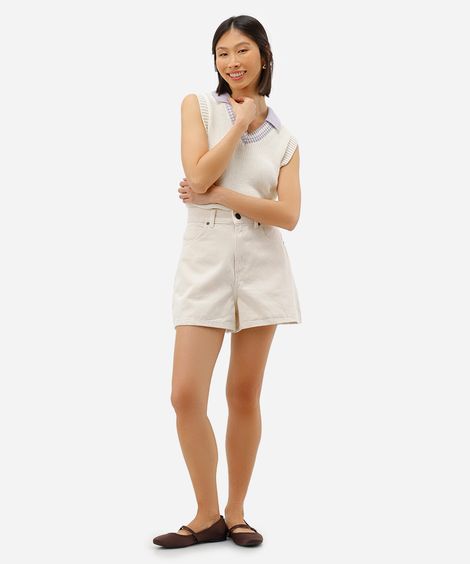short evasê feminino de sarja cintura alta - cru