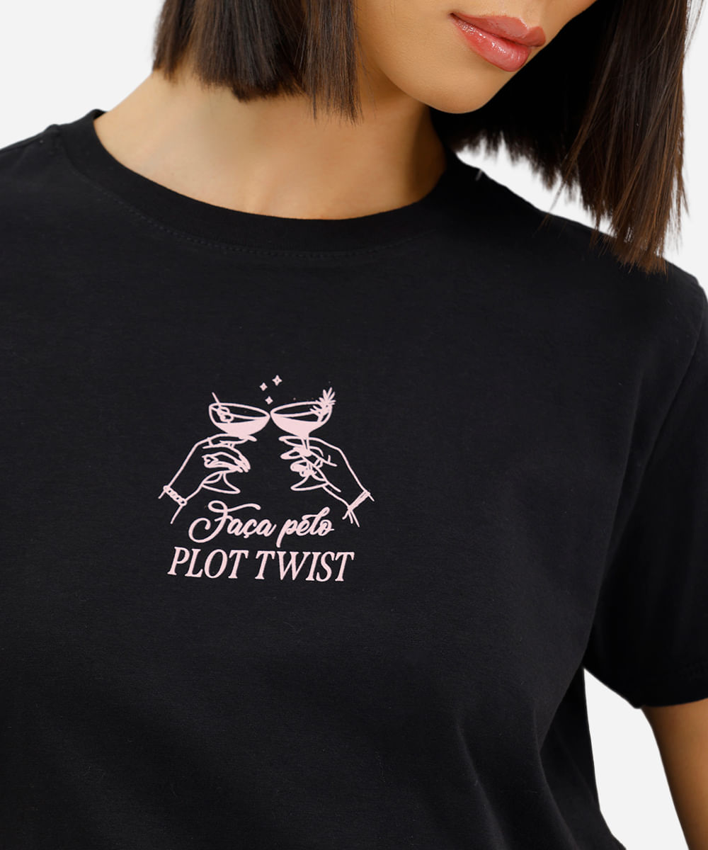 camiseta feminina lettering plot preta